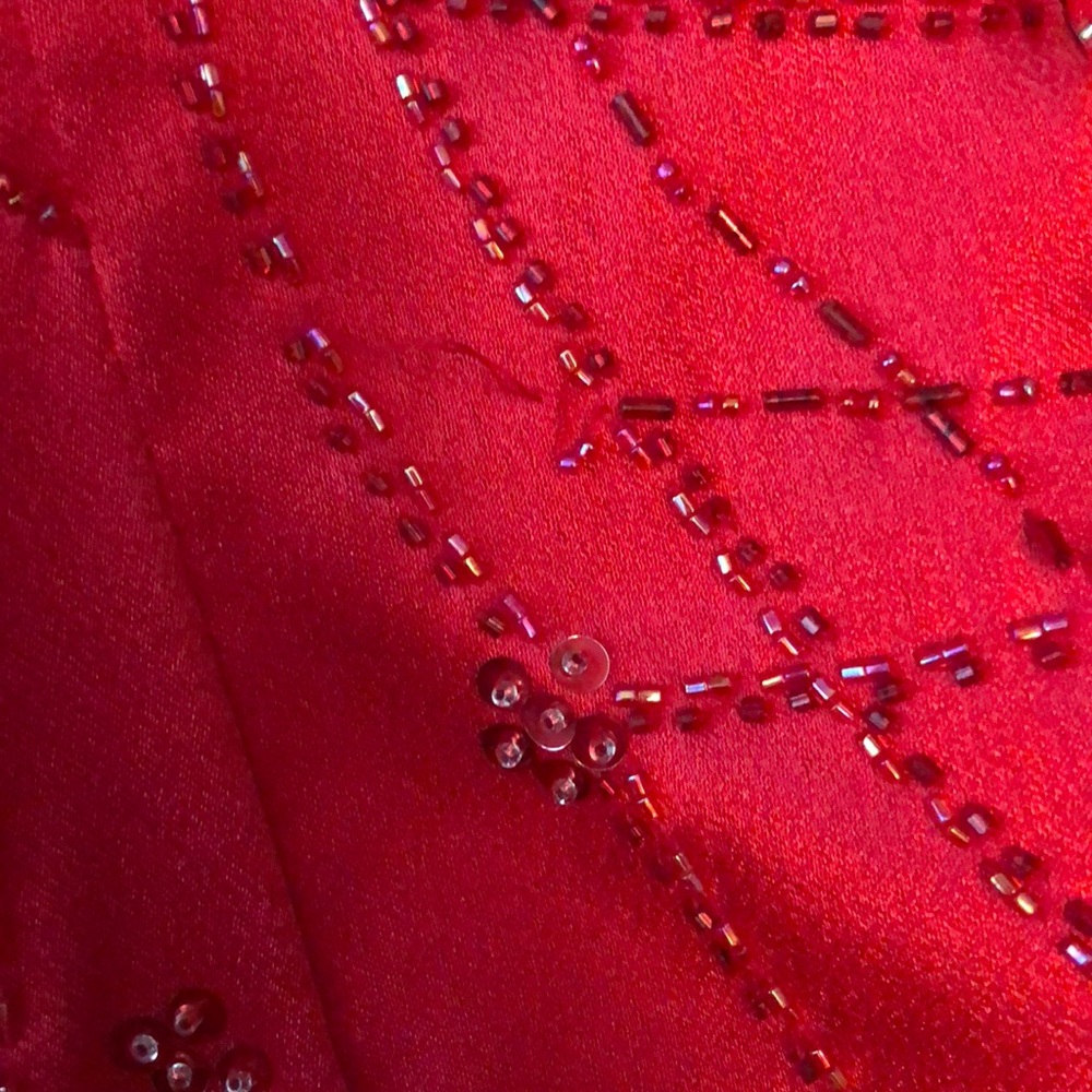 Red strapless evening gown size 8 - Picture 4 of 8